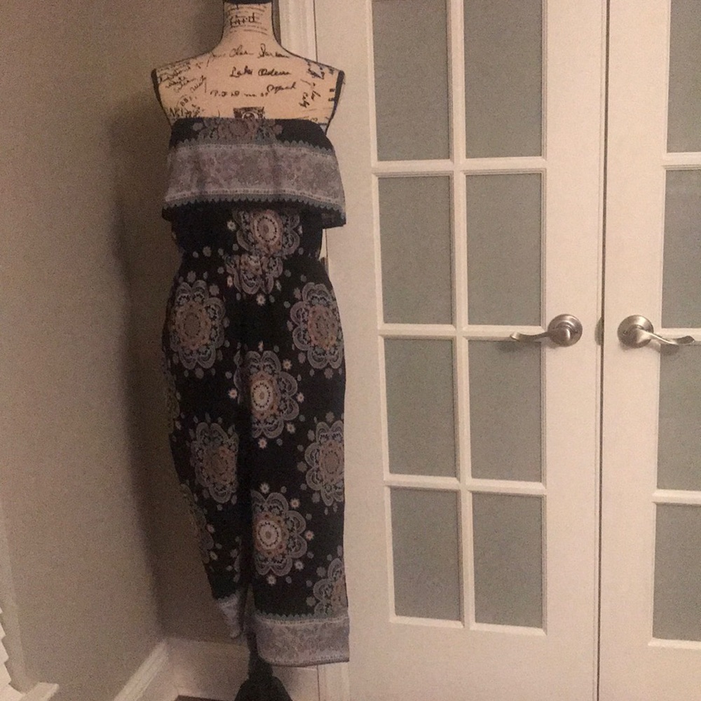 NWOT STRAPLESS PALAZZO RIMPER